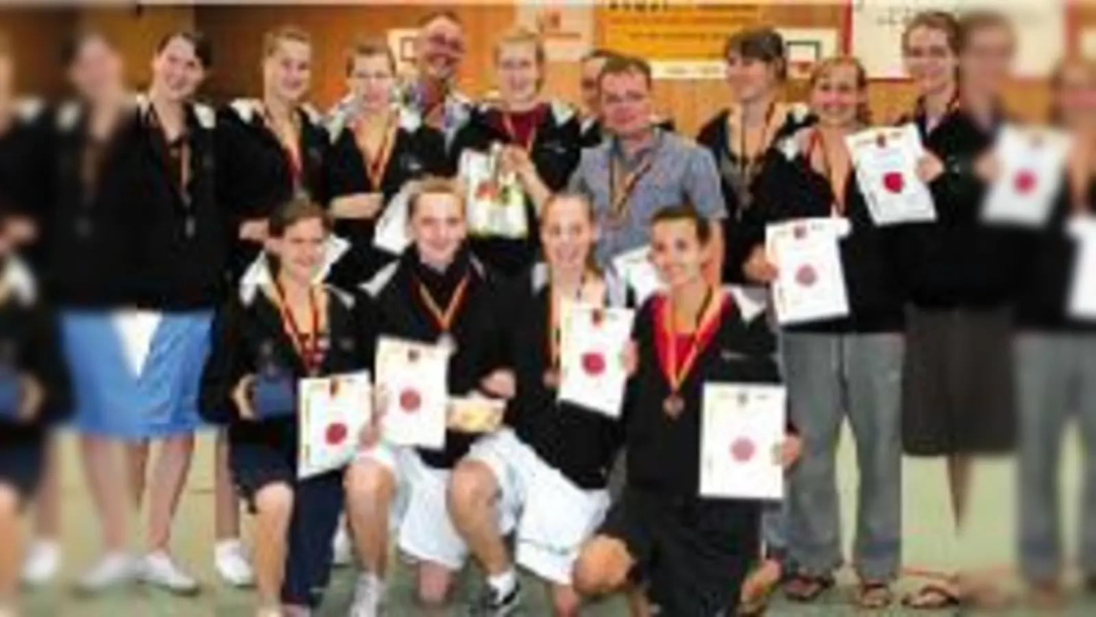 Sie holen sich Platz drei: Die Basketballerinnen des TS Jahn bei den Deutschen Meisterschaften.	 (Foto: VA)