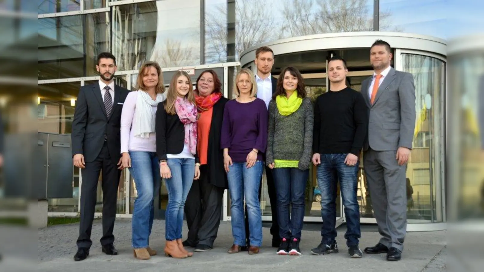 Für Bürgernähe, Kompetenz und Freundlichkeit erhielten die Mitarbeiter des Bürgerservice-Büros im Landratsamt von ihren Besuchern Bestnoten. (Foto: lra-ffb)