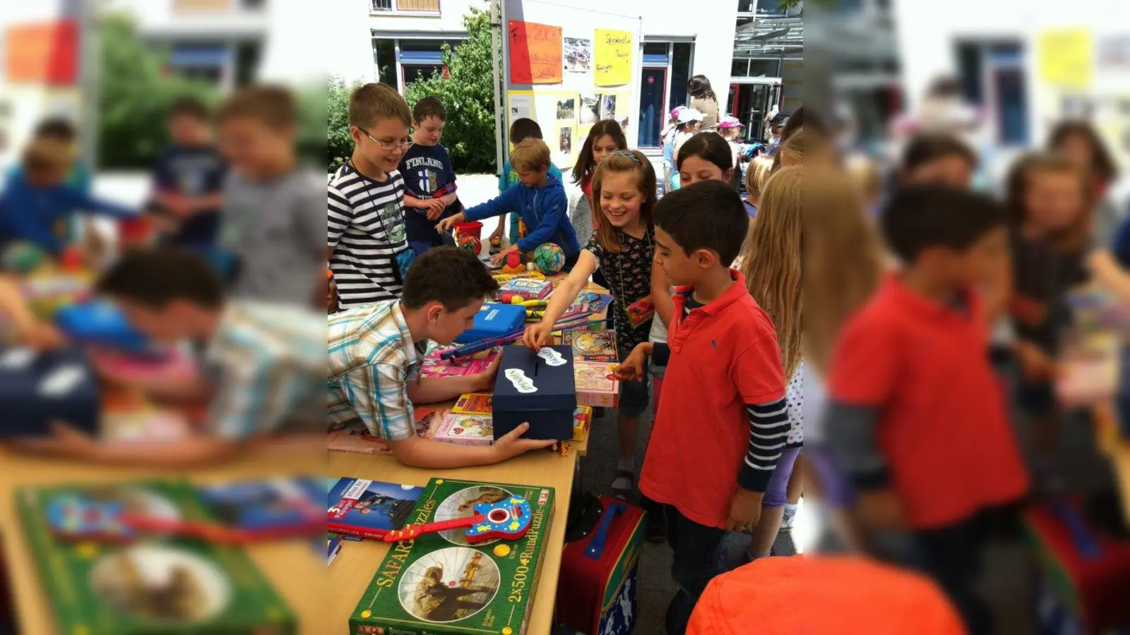 Spendenaktion beim Flohmarkt: Die Kinder des städtischen Tagesheims an der Gertrud-Bäumer-Straße unterstützen zwei Kindergärten in Passau. (Foto: privat)