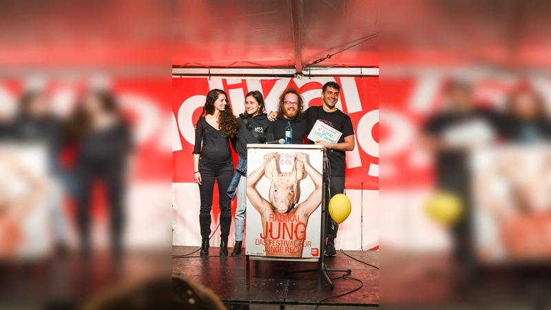 Sapir Heller, Julia Mounsey, Peter Mills Weiss und Ariah Lester (v. li.) sind die Preisträger von "Radikal jung" 2019. (Foto: Gabriela Neeb)