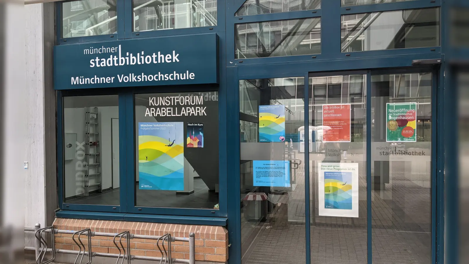 Eine gute Anlaufstelle für kleine und große Kinofans: die Stadtbibliothek Bogenhausen (Foto: Archiv)