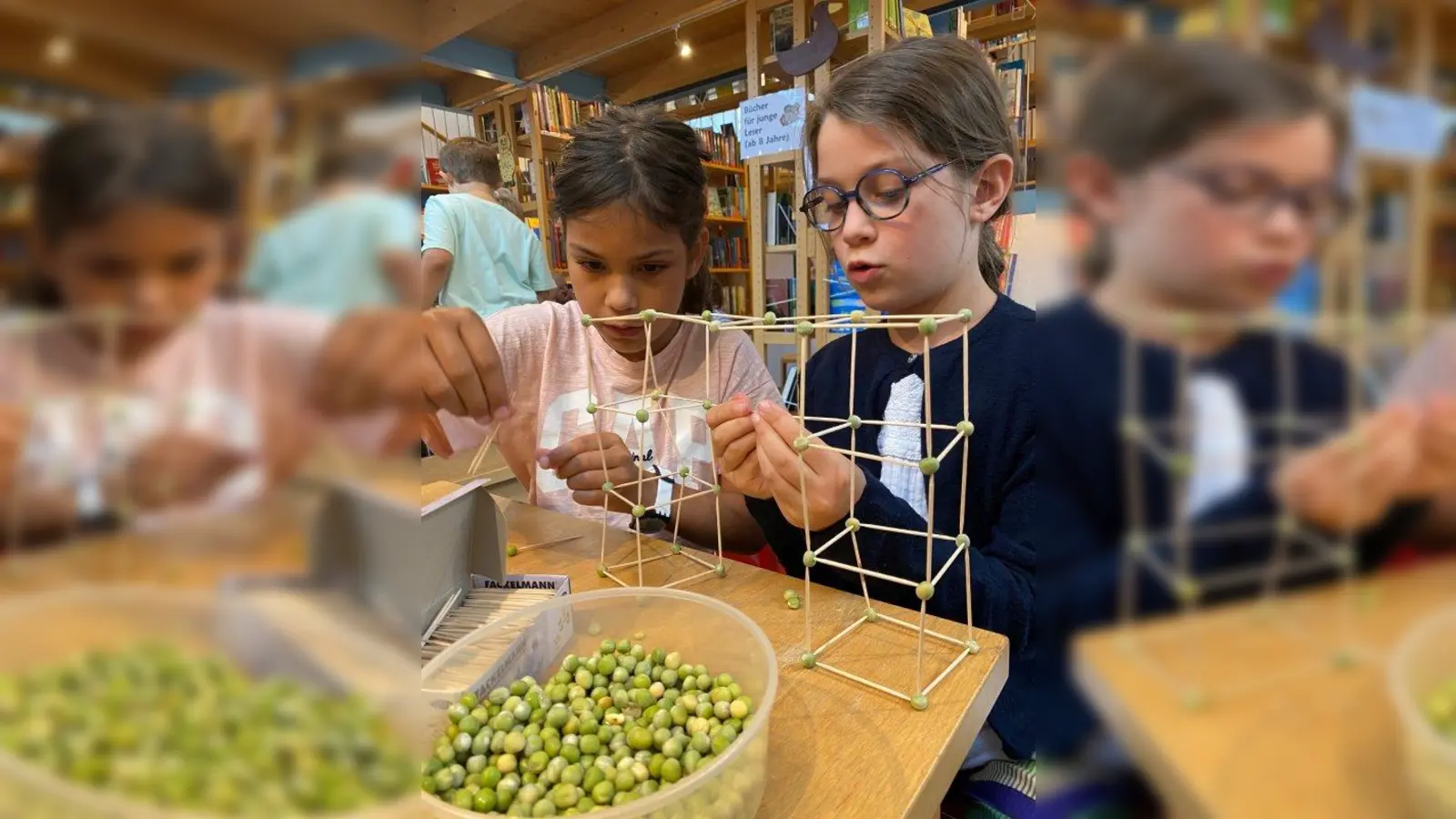 Bei der Leseclub-Veranstaltung in der Gemeindebücherei Wörthsee zum Thema Bauen und Baustellen haben die Kinder verschiedene Bauwerke aus eingeweichten Erbsen und Zahnstochern gebaut. (Foto: Gemeindebücherei)