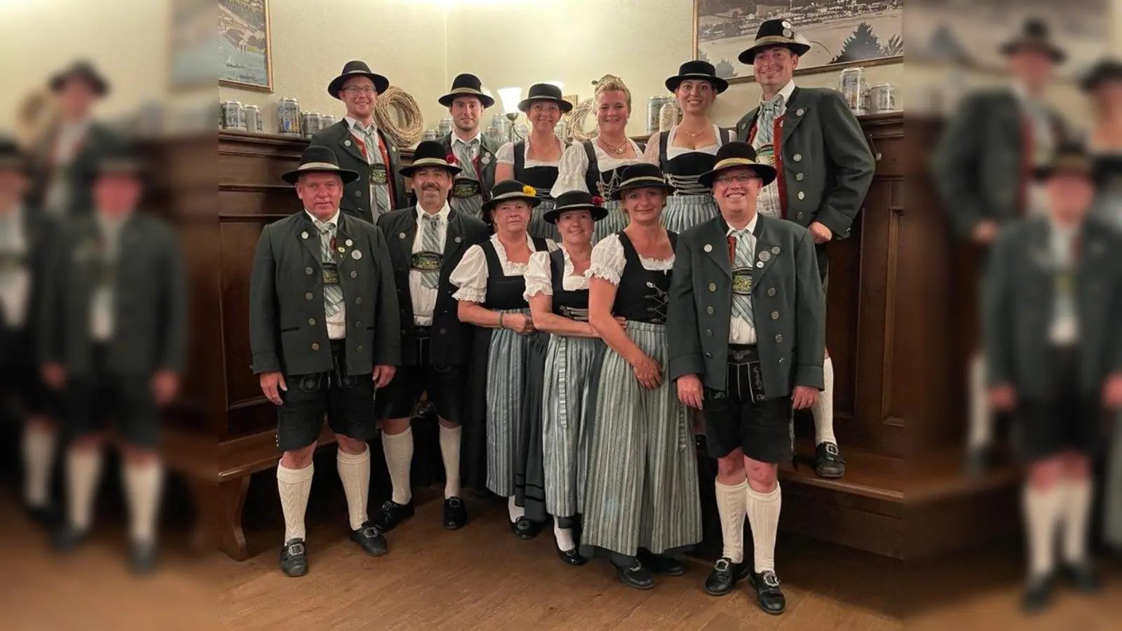 Leiten die Geschicke des Vereins (hinten von links): Andreas Sperling, Peter Gabler, Regina Sperling, Vroni Kahl, Sandra Gabler, Anton Aumiller sowie (vorne von links): Jakob Aumiller, Rainer Gabler, Martina Jursch, Elisabeth Gabler, Claudia Hainzl und Manfred Sperling. (Foto: Verein)