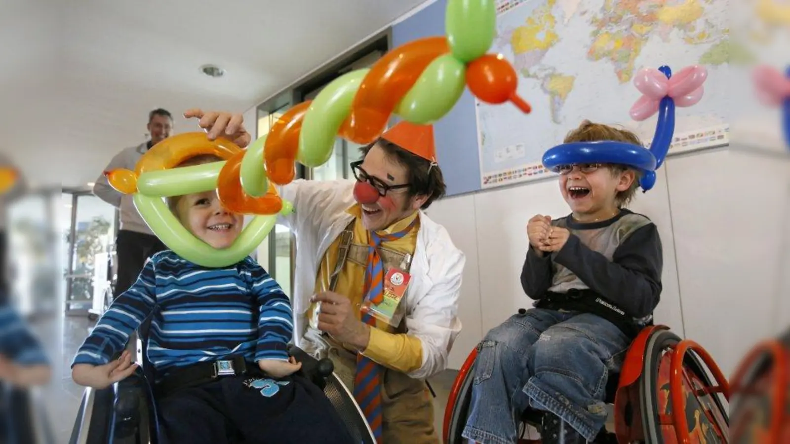 In seinen beeindruckenden Aufnahmen zeigt Manfred Lehner, wie wichtig das Lachen gerade für kranke Menschen ist. (Foto: Manfred Lehner)