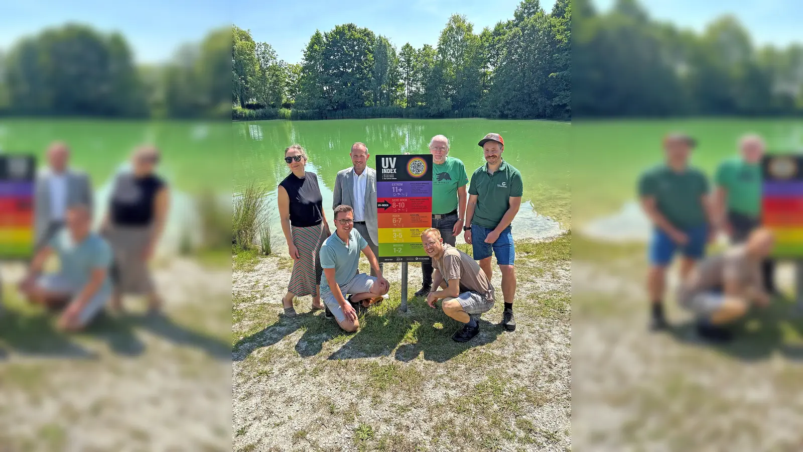 Die UV-Indextafeln wurden von (hinten v.l.) Sandra Bartler (Fachbereich Kinder- und Jugendarbeit Stadt Germering), Bernhard Adam (AOK), Thomas Wieser (UmweltangelegenheitenStadt Germering) und Ludwig Fichtner (Sachgebiet Umwelt) sowie (vorne v.l.) Christian Klöpfer (Klimaanpassungsbeauftragter) und Martin Pollok (Abenteuer-Spielplatz) entgegengenommen. (Foto: AOK)