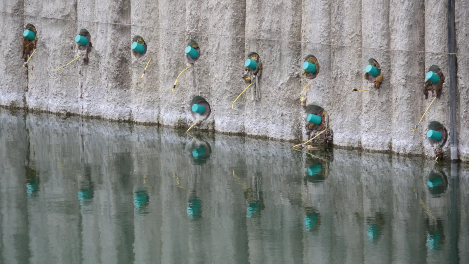 Das Sendlinger Loch: Die Anker (grün), die die Grubenwände stabil halten, haben ihre Nutzungsdauer inzwischen überschritten. (Foto: job)
