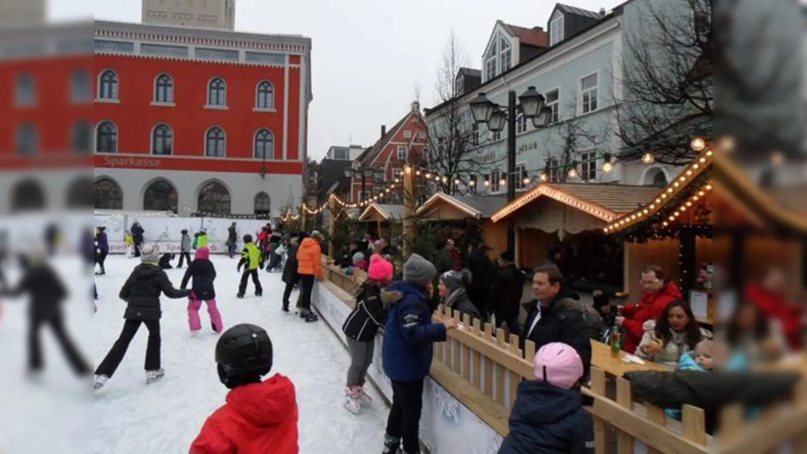 In der Erdinger Innenstadt herrscht wieder Eiszeit! Damit setzt Ardeo ein bewährtes Konzept fort. Auftakt ist zum Kathreinmarkt am 20. November. 	 (Foto: kw)