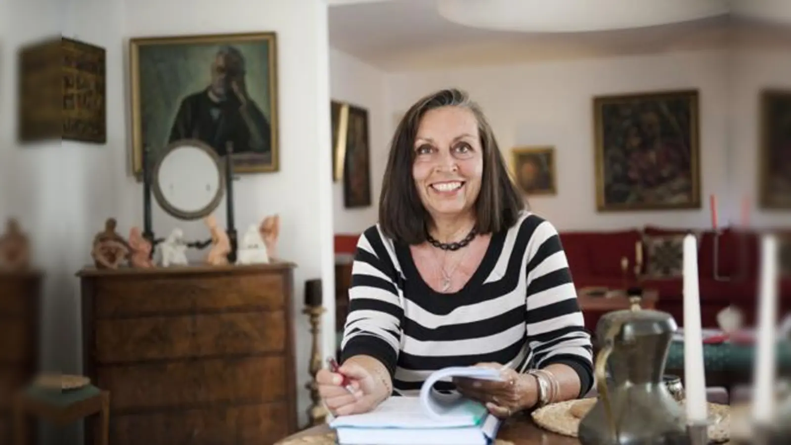 Die Journalistin Ruth Eder hat bereits mehrere Sachbücher und Romane veröffentlicht.  (Foto: Angelika Bardehle)