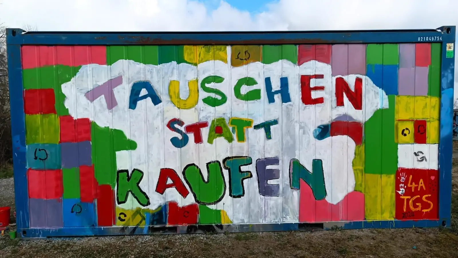 Im neuen Kreislauftcontainer können künftig gut erhaltene Gegenstände getauscht werden. (Foto: Bündnis Zukunft Germering e.V.)