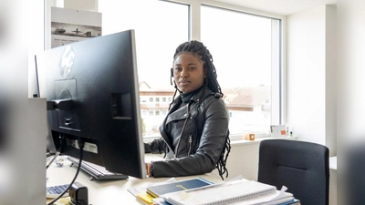 Hat die dreijährige Ausbildung zur Groß- und Außenhandelskauffrau bei Schiessl absolviert und ist mittlerweile fest angestellt: Ayele Gbossou-Apenoubou. (Foto: Schiessl-Gruppe)