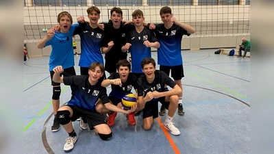 Stolz auf die Teamleistung: die U16 Volleyballer des TSV Herrsching haben sich für die Bayerische Meisterschaft qualifiziert. (Foto: TSV Herrsching)