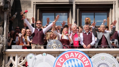 Die Damen des FC Bayern haben zum siebten Mal die Deutsche Meisterschaft und zum zweiten Mal den DFB-Pokal gewonnen. (Foto: Robert Bösl)