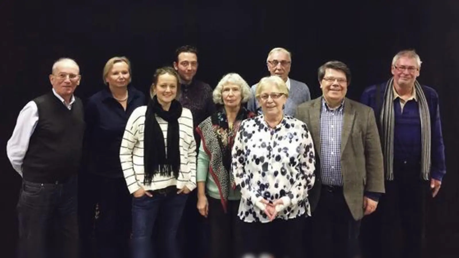 Bilden den Vorstand: Hans-Jörg Scheerer, Marianne Kreibich, Niko Strnad, Leo Agerer, Apollonia Pramberger, Ingeborg Staudenmeyer, Franz Schröther, Wolfgang Schwirz und Hagen Kling (v.l.).	 (Foto: Nima Lirawi)