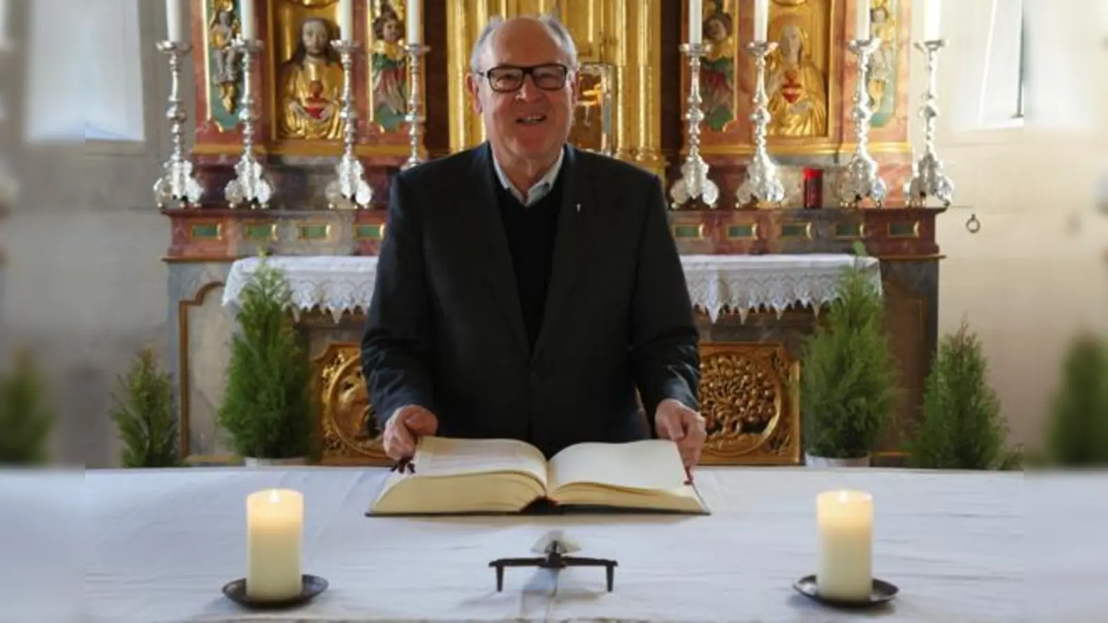Pfarrer Lorenz Poschenrieder lädt nicht nur am Heiligen Abend dazu ein, darüber nachzudenken, an welchen Gott wir eigentlich glauben.	 (Foto: hw)