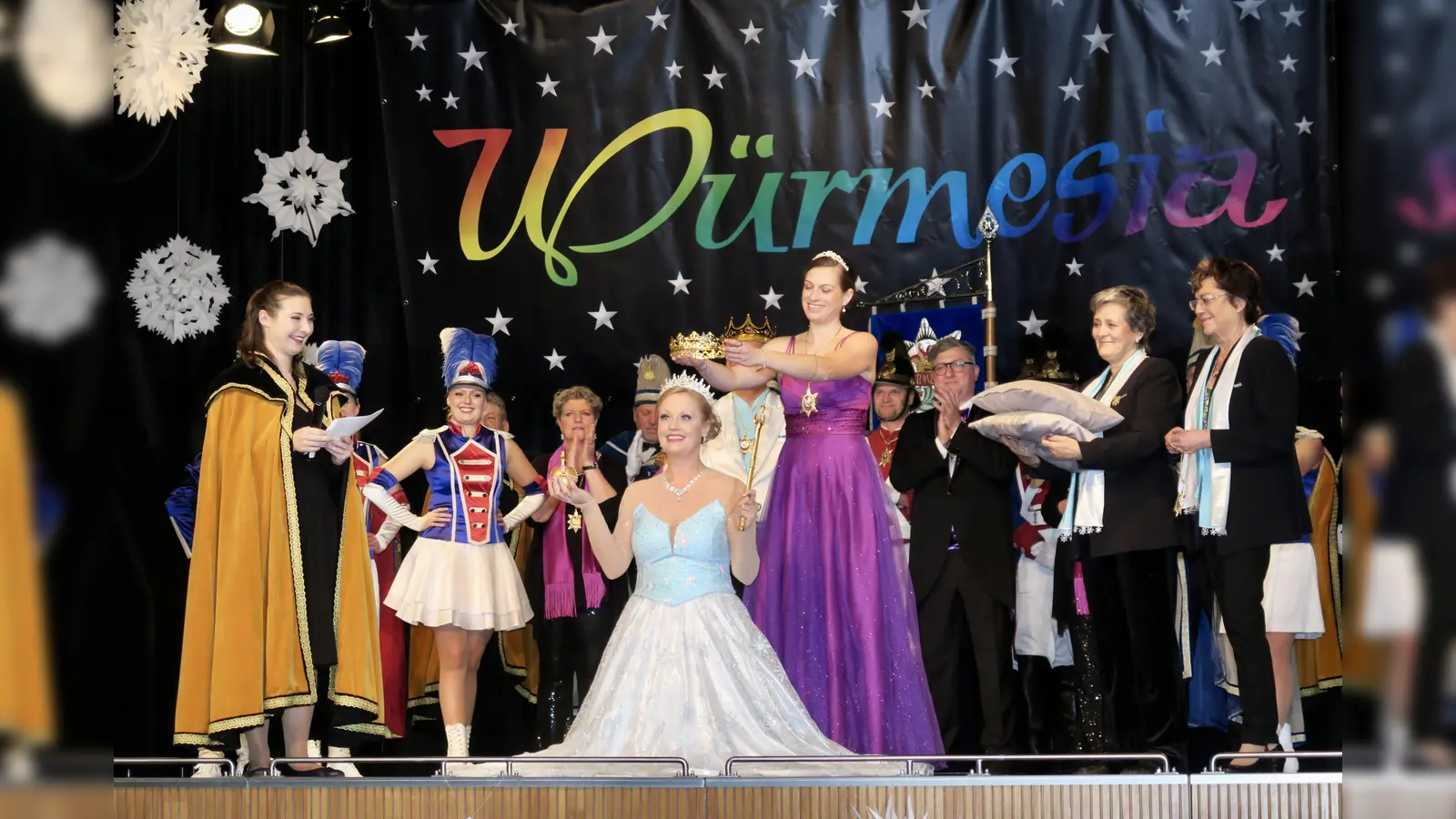 Die Krönung von Prinzessin Daniela II. der Faschingsgesellschaft Würmesia: mit der Inthronisation startet nun die Faschingssaison. (Foto: P. Serve)