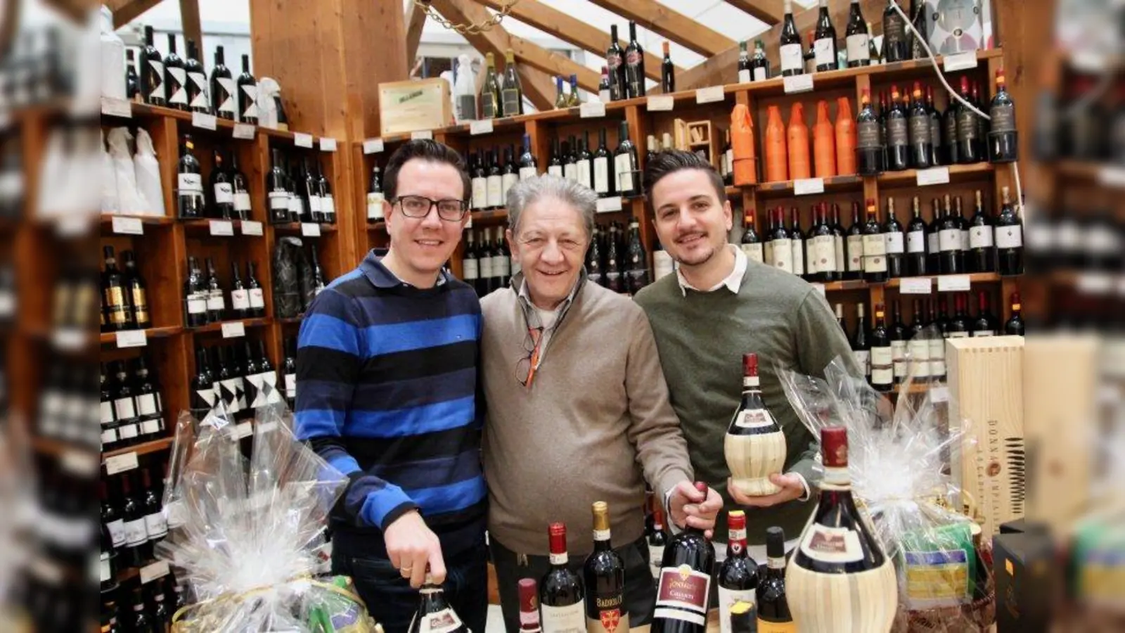 „Unsere Kunden schätzen unsere sorgfältige Auswahl. Qualität steht für uns an absolut erster Stelle.“ Firmengründer und Geschäftsführer Roberto Farnetani (Mitte) mit seinen Söhnen Federico und Lorenzo (von links). (Foto: us)