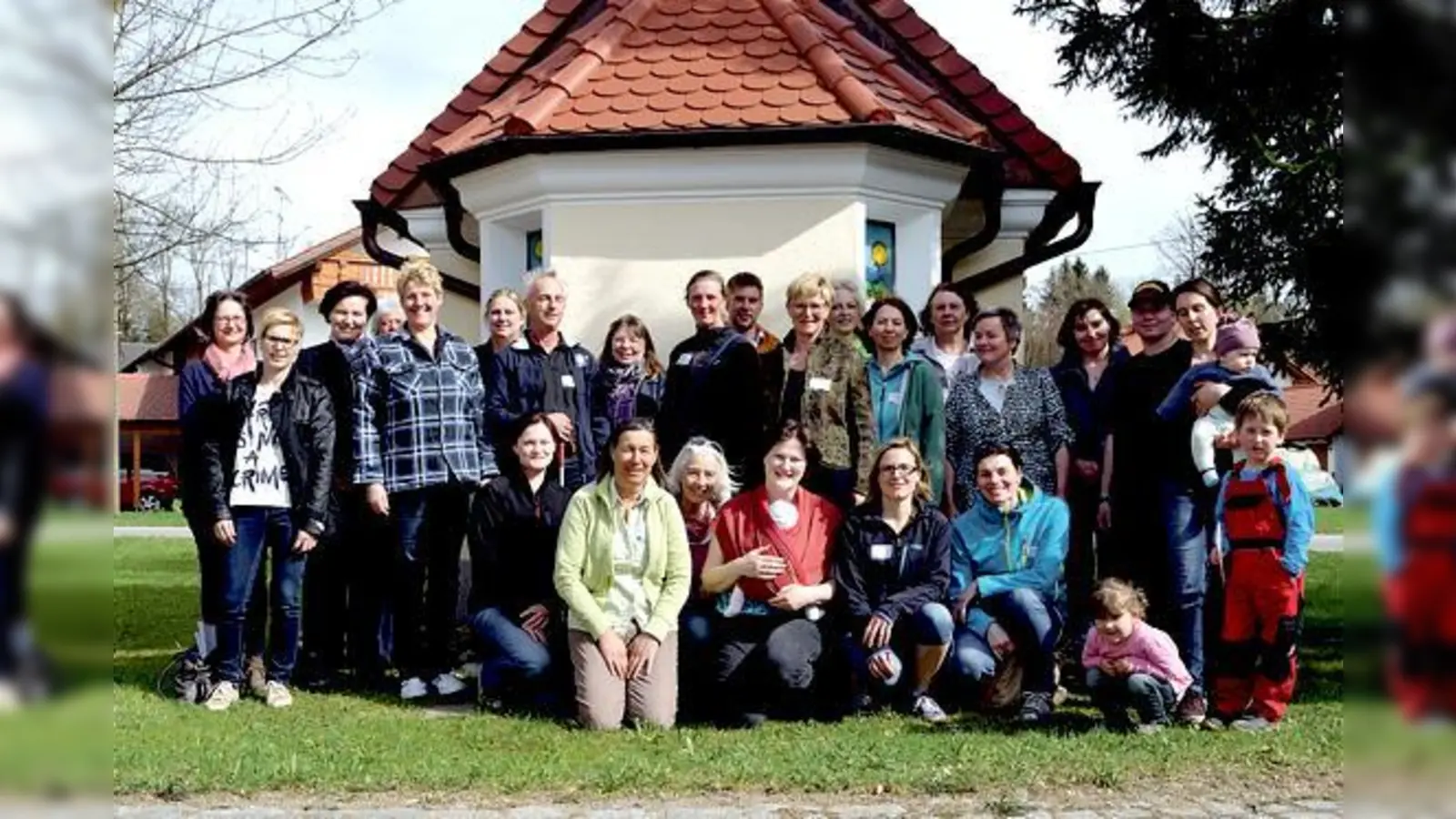 Die Teilnehmenden Landwirte und ganz rechts Frau Stündler-Liebl mit ihren Kindern.	 (Foto: AELF)