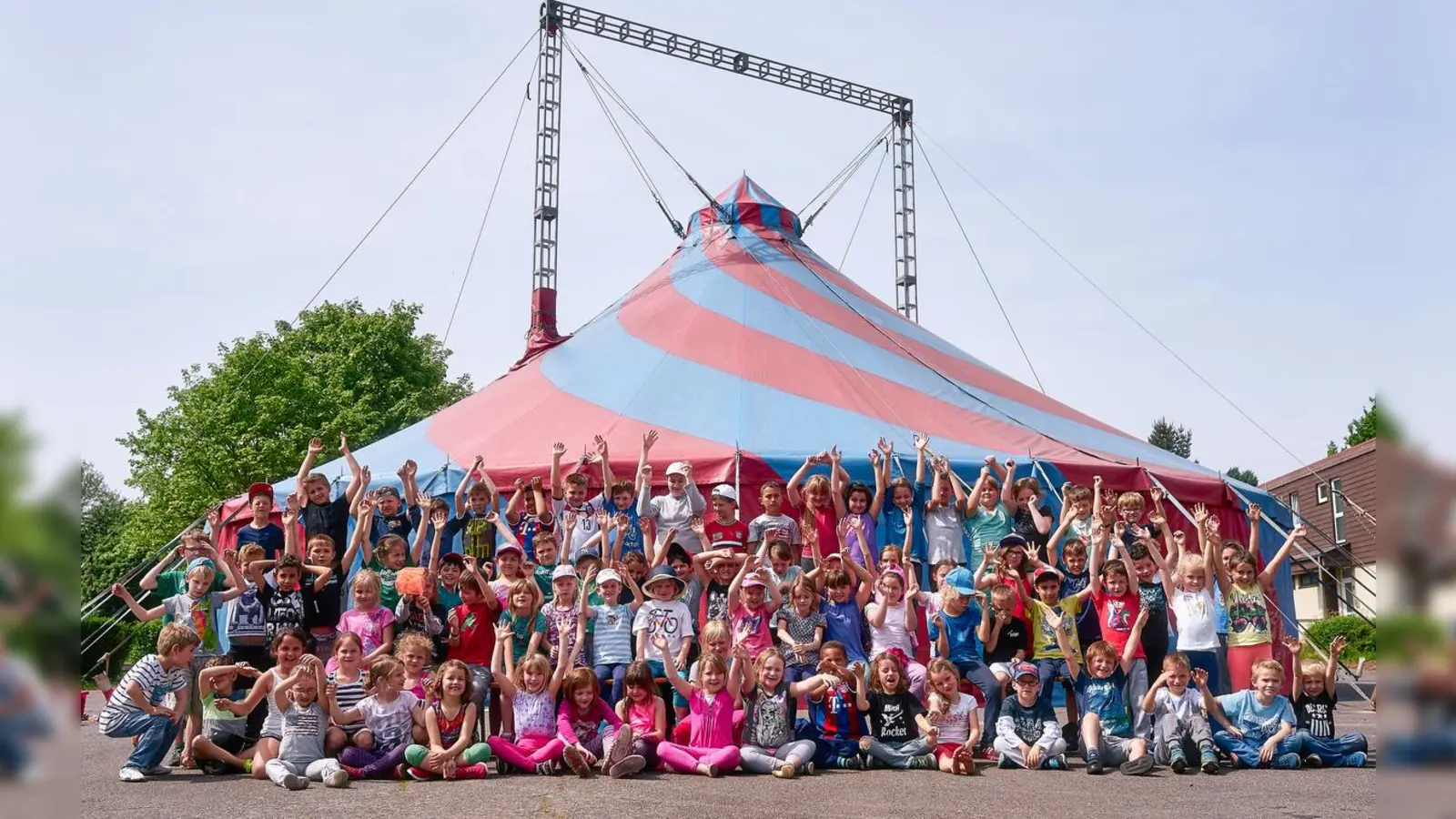 Ein Zirkus voller Kinder. Eine Woche mit dem Zirkus ZappZarap. (Foto: Vlach)