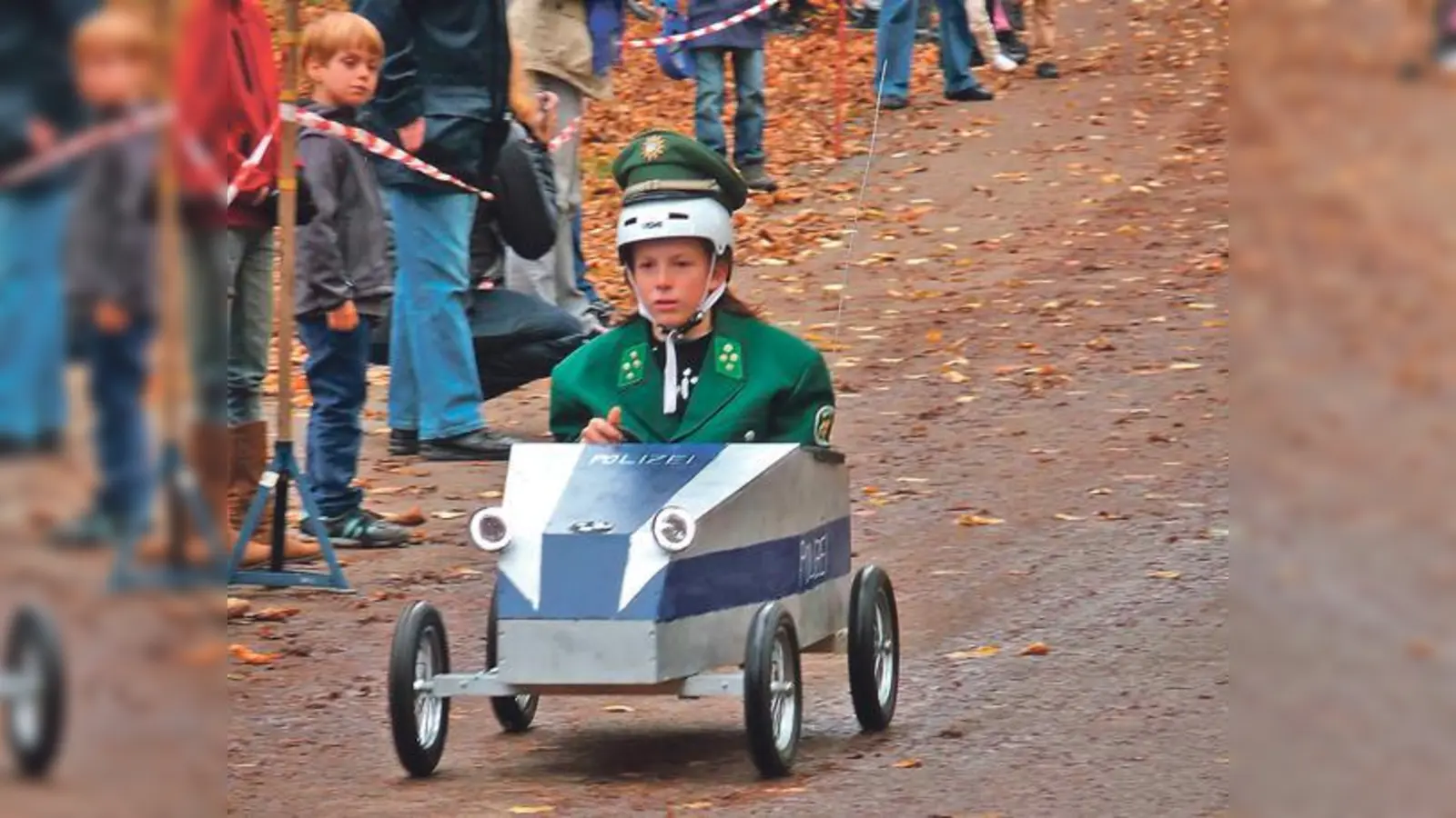 Nicht nur das Tempo zählt  beim KJR-Seifenkisten-Cup werden auch Design und Rennoutfit prämiert.	 (Foto: KJR)