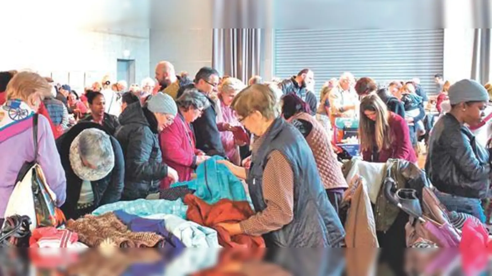 Beim Flohmarkt im Kulturhaus Milbertshofen war trotz des guten Wetters ganz schön was los.	 (Foto: VA)