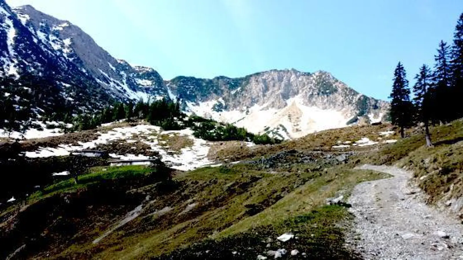 Die Tour auf die Aiplspitz führt über den spannenden Nordgrat zum Gipfel. Im Anschluss kann die Tour nach Belieben ausgedehnt werden.	 (Foto: Stefan Dohl)