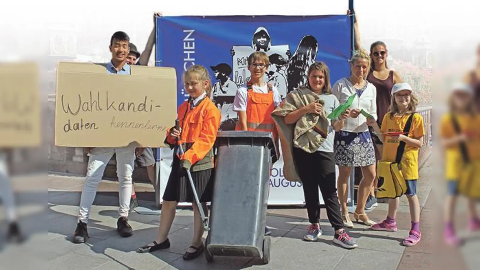 Die Mini-Münchner können sich der Unterstützung der Stadt München (hier Sozialreferentin Dorothee Schiwy, 3. v. re.) sicher sein.	 (Foto: cr)