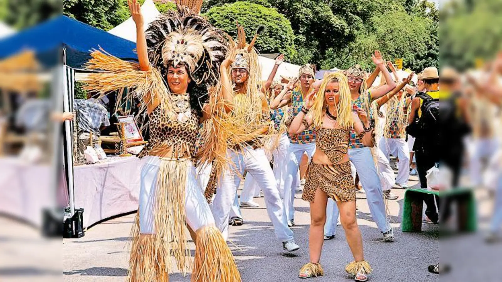 Brasilianisches Flair verbreitete die Gruppe »Tanz Brasil«.  (Foto: Rammelsberger)