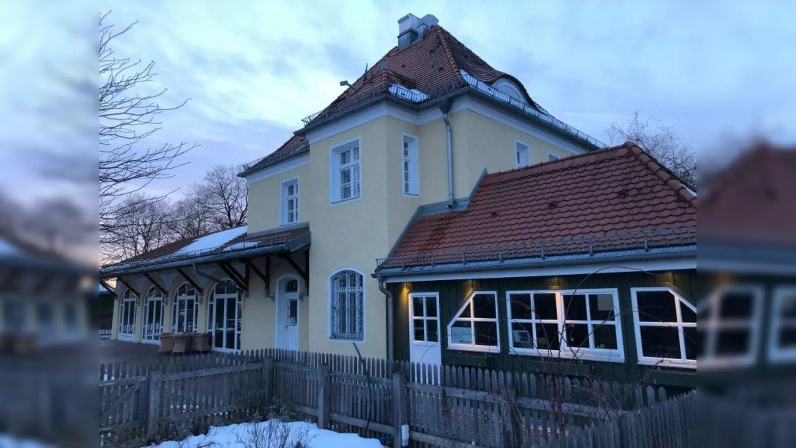 Direkt an der S-Bahn gelegen: Der Alte Bahnhof Steinebach. (Foto: pst)