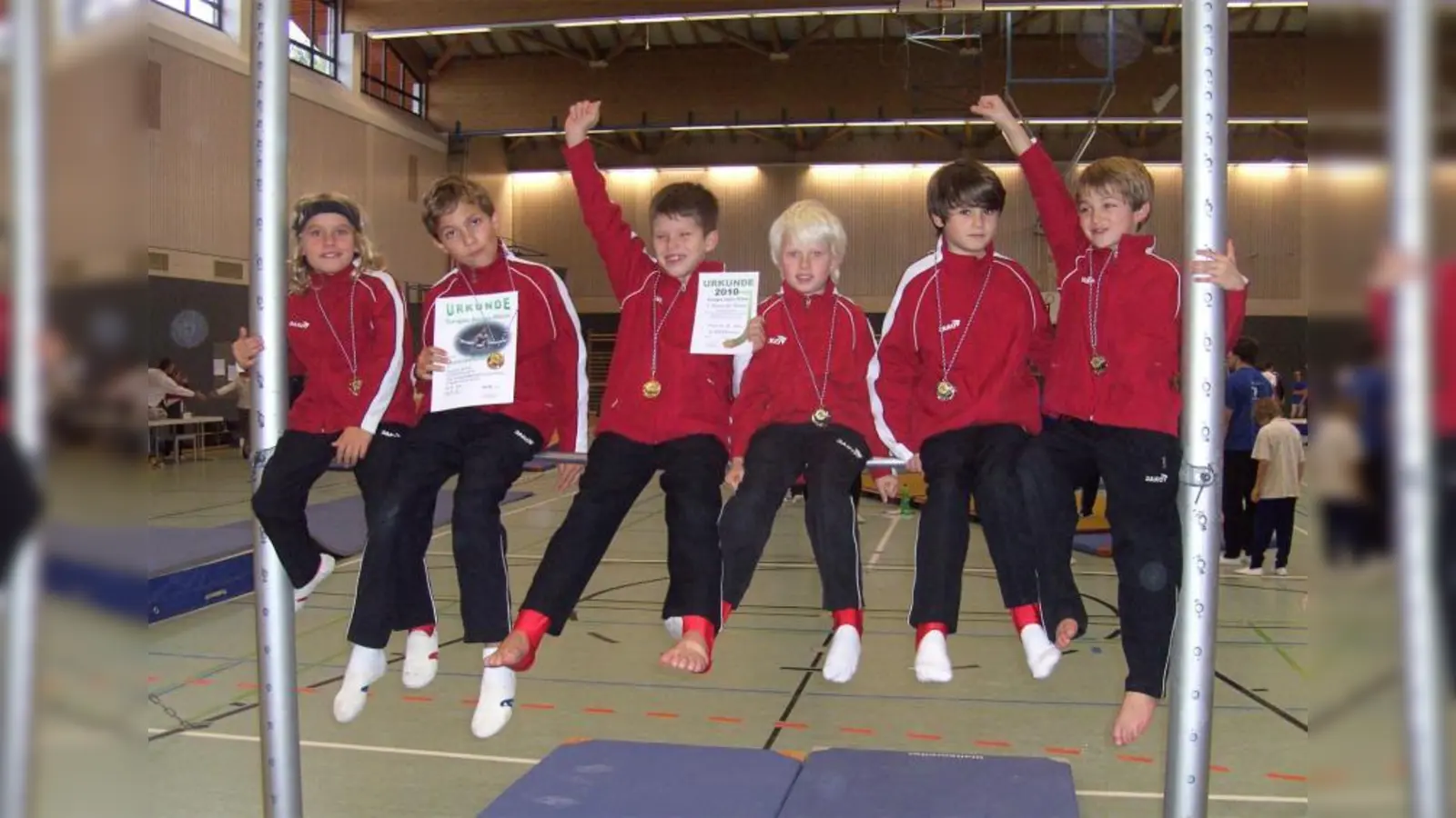 Über den Vizemeistertitel freuten sich (von links) Nik Schon, Patrik Zellermann, Andrijia Vuksanovic, Elias Engelhardt, Levin Hertlein sowie Brian Wimmer. (Foto: pi)