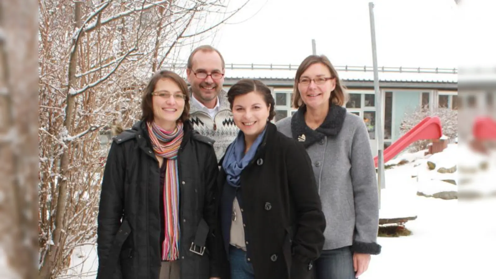 „Der Miteinander-Verein steht hinter seinen neuen zwei Diakoninnen.” Marina Müller, Karl Zettl, Michaela Urbanek und Beate Dürrschmidt (v.l.). (Foto: US)