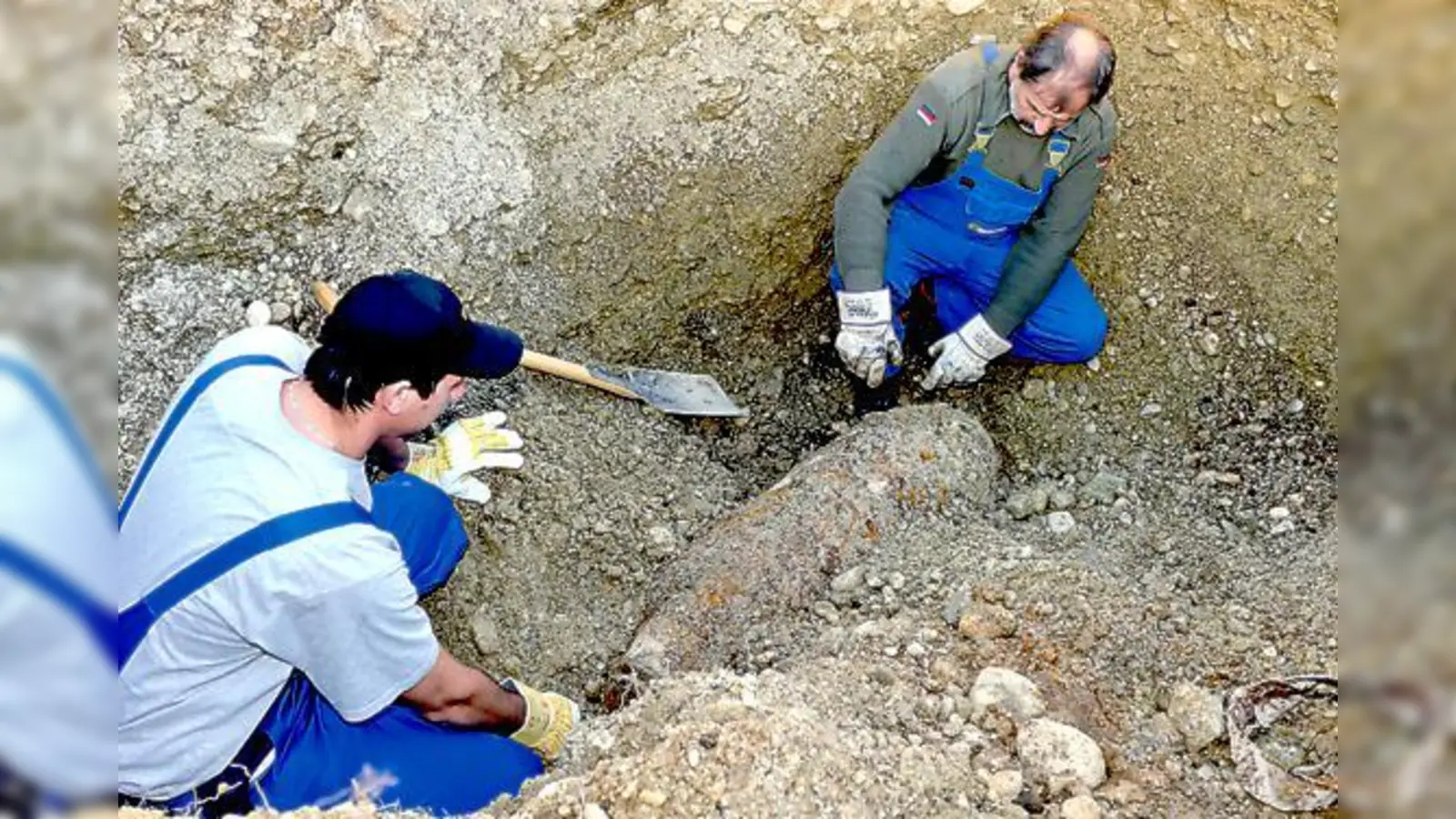 Die FFW musste ausrücken um in Pullach eine Fliegerbombe entschärfen zu helfen.	 (Foto: Schunk)