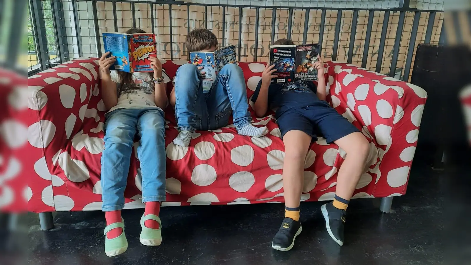 Selbst lesen kann man in der BOOXOthek Kinderbibliothek der Grünwerkstatt ganz gemütlich. (Foto: Echo e. V.)