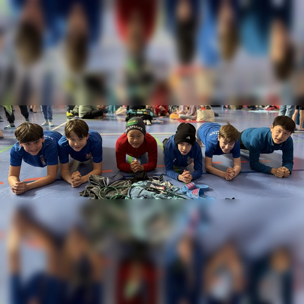 Bei der Startvorbereitung (v.l.): Patrick, Valentin L., Timo, Hector, Valentin B. und Lukas. (Foto: SSG Neptun Germering)