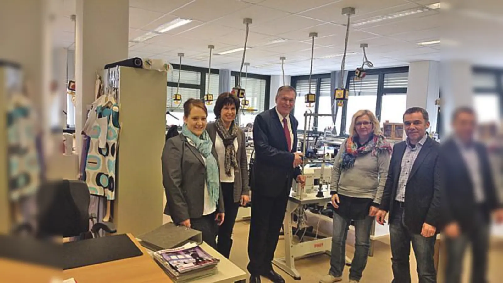 Der Landtagsabgeordnete Singhammer lobte die Integration der ausländischen Mütter.  (Foto: VA)