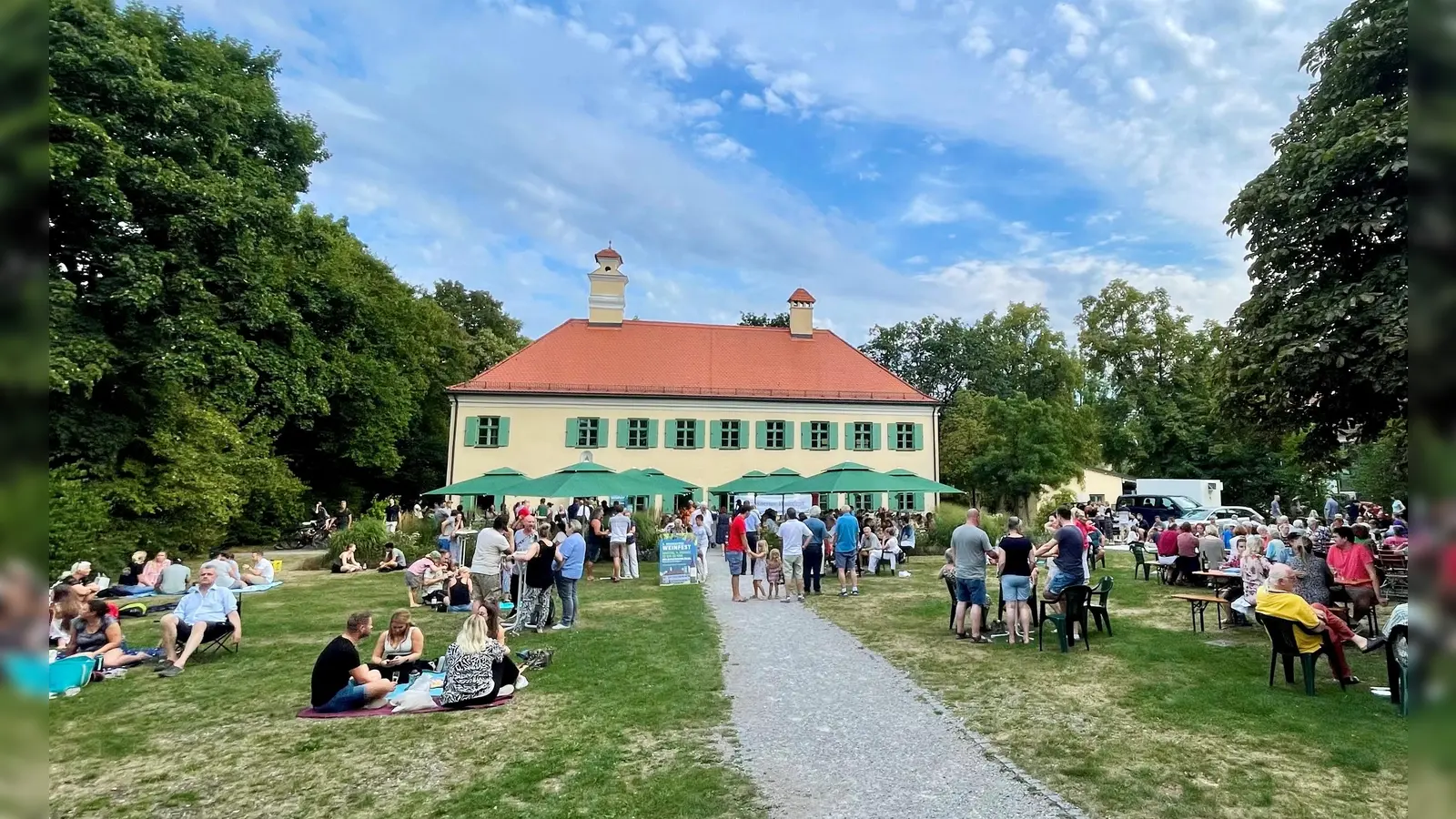 Das Moosacher Weinfest findet im und vor dem Pelkovenschlössl statt (Foto: VA)