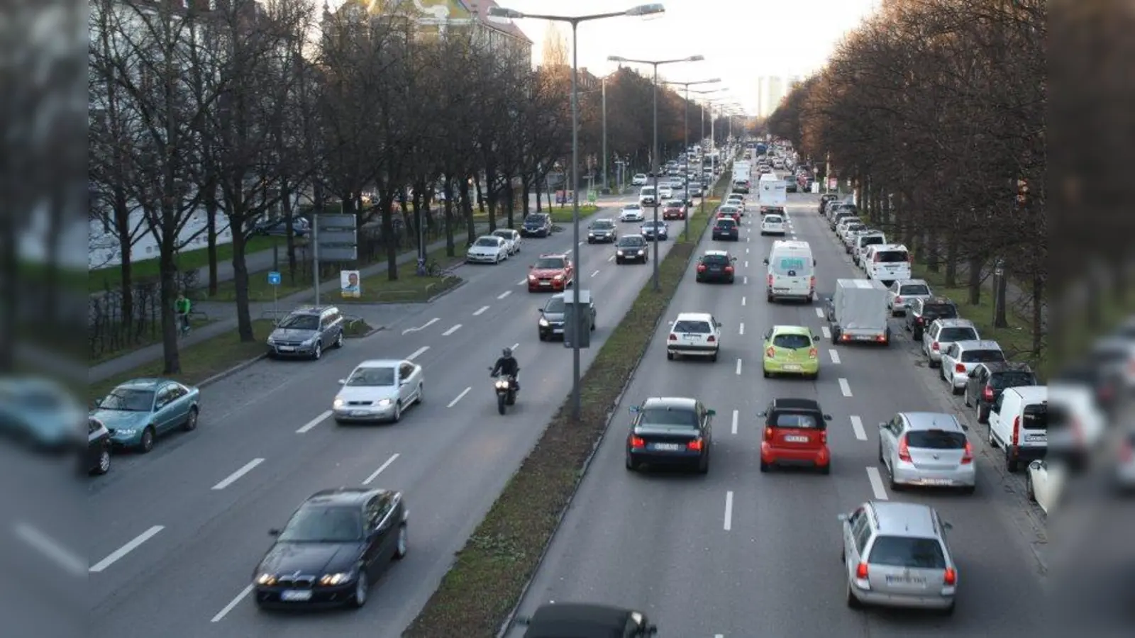 Im Sommer soll im Stadtrat die Entscheidung fallen, ob es einen Tunnel an der Landshuter Allee gibt. (Foto: sb)