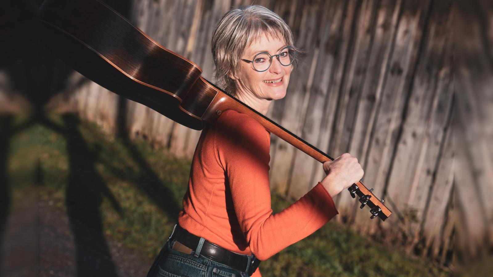 Sommernacht-im-Park-mit-Samira-Binder-Freunden