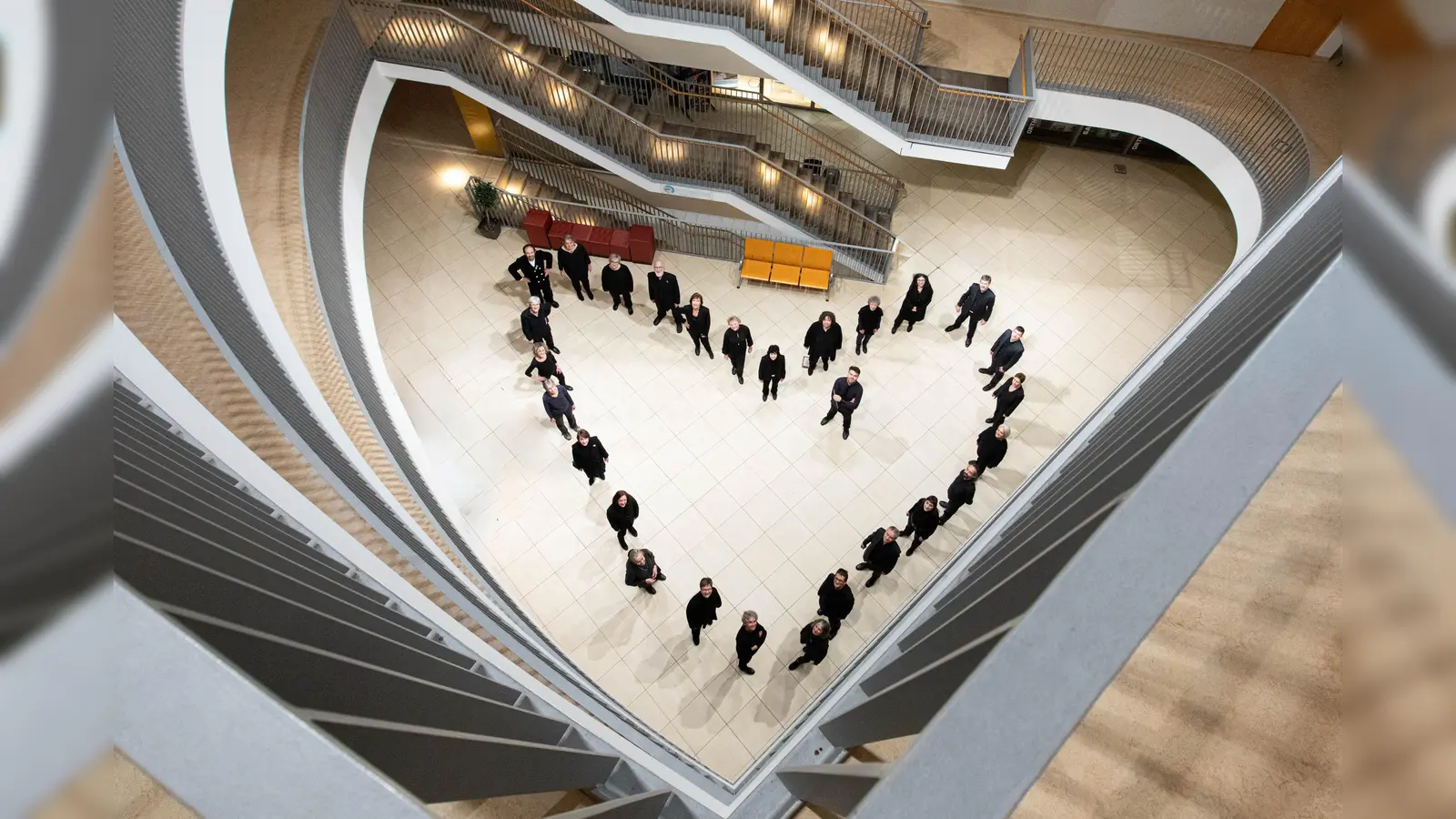 Der Chor TonArt lädt am 21. April zu einem ganz besonderen Konzert ins Atrium ein. (Foto: Winfried Bongart )