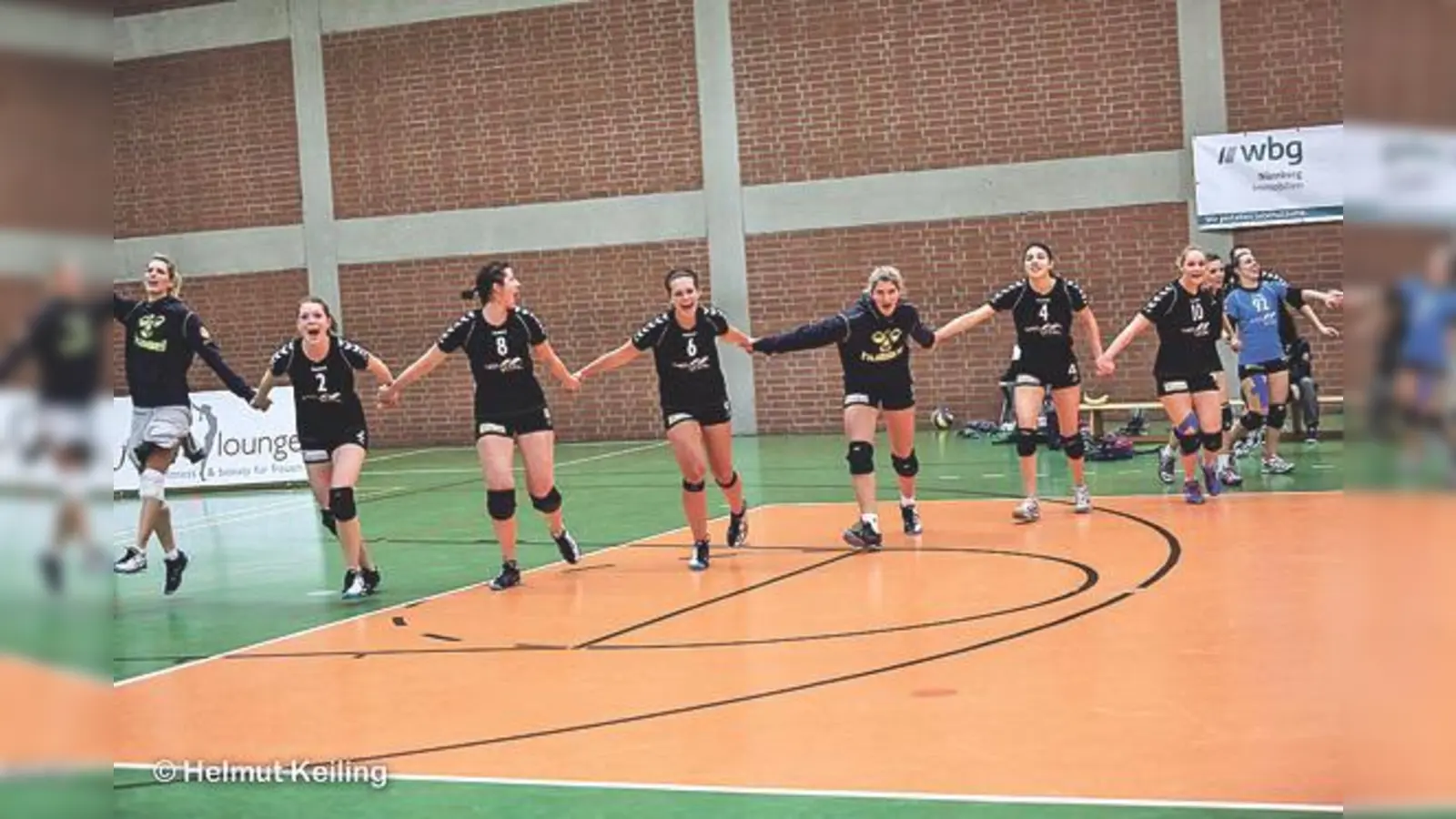 Die Volleyball-Damen des DJK freute sich über eine gelungenen Saisonabschluss. 	 (Foto: Helmut Keiling)