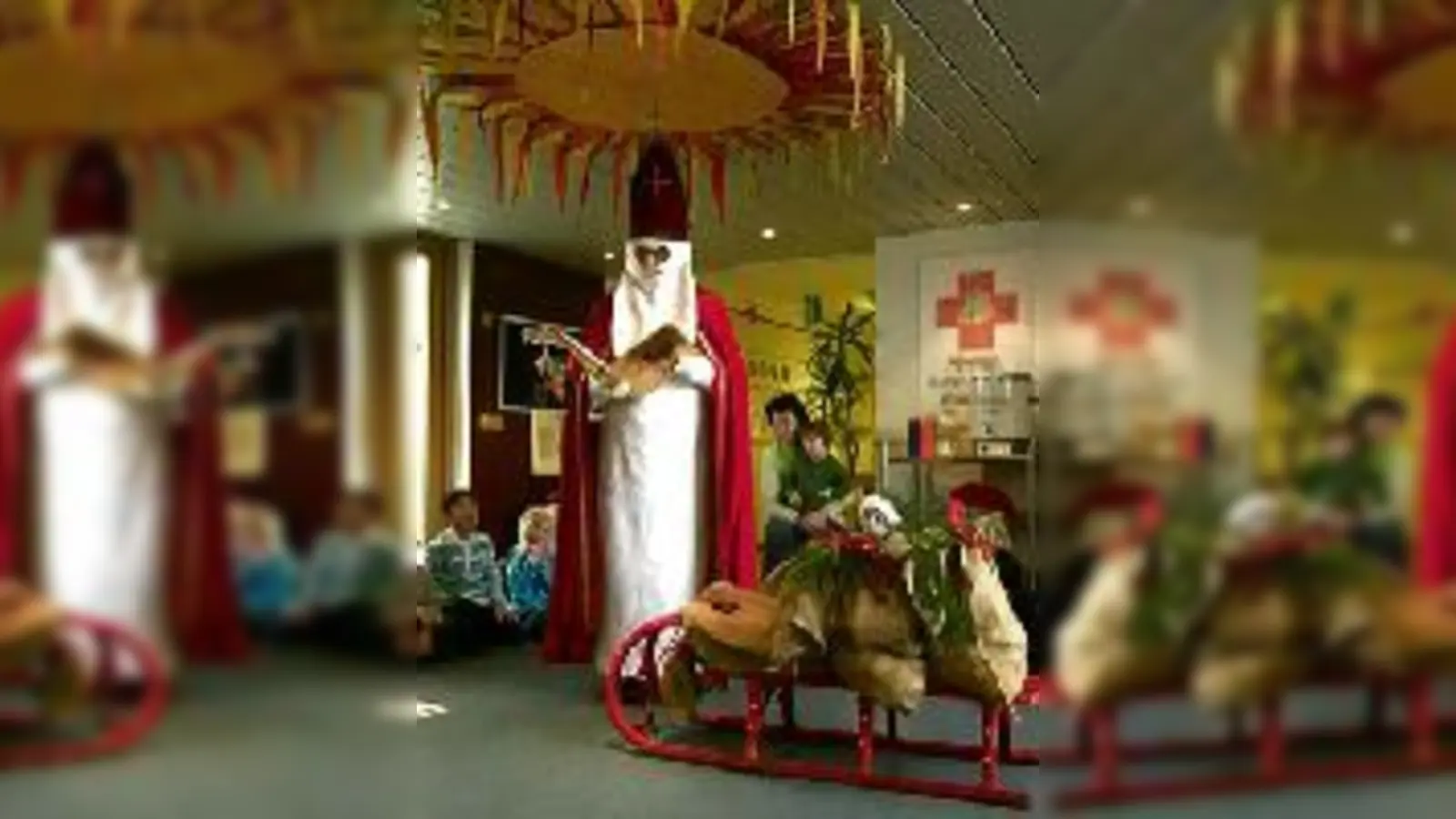 Der Nikolaus kam in den Kindergarten  und ließ seinen Schlitten da.	 (Foto: Kindergarten)