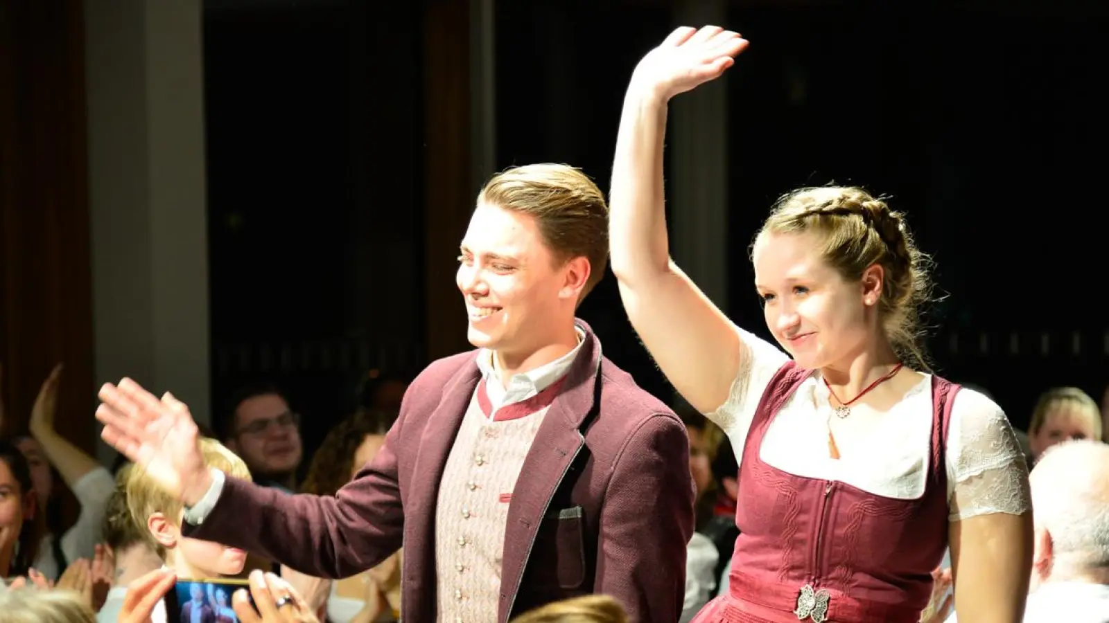 Wiebke Gellermann (28) und Timo Raab (25) werden für die kommende Saison das Prinzenpaar des Faschingsclubs Neuhausen. (Foto: FCN / Anselm Steininger)