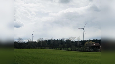 Im Landkreis Starnberg gehören Windräder bereits zum alltäglichen Bild. Wo sonst noch Windräder entstehen könnten, darüber gibt der Vorentwurf des RVP Auskunft.  (Foto: hw)