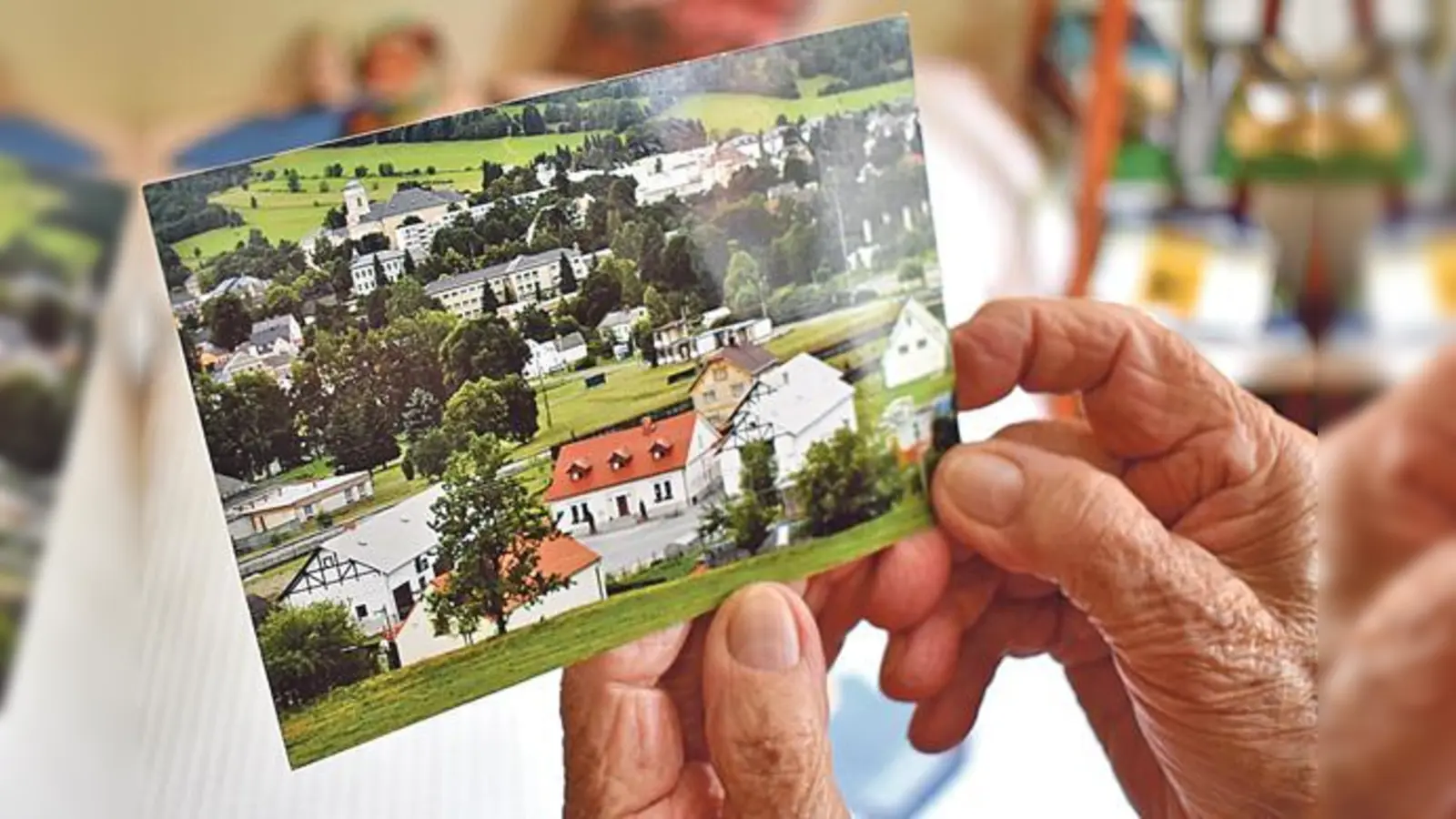 Erinnerungen an die alte Heimat: Viele Sudetendeutsche 	können ihr Leben in den Sudetenbergen vor der Vertreibung nicht vergessen. Bernd Posselt spricht darüber. (Foto: dm)
