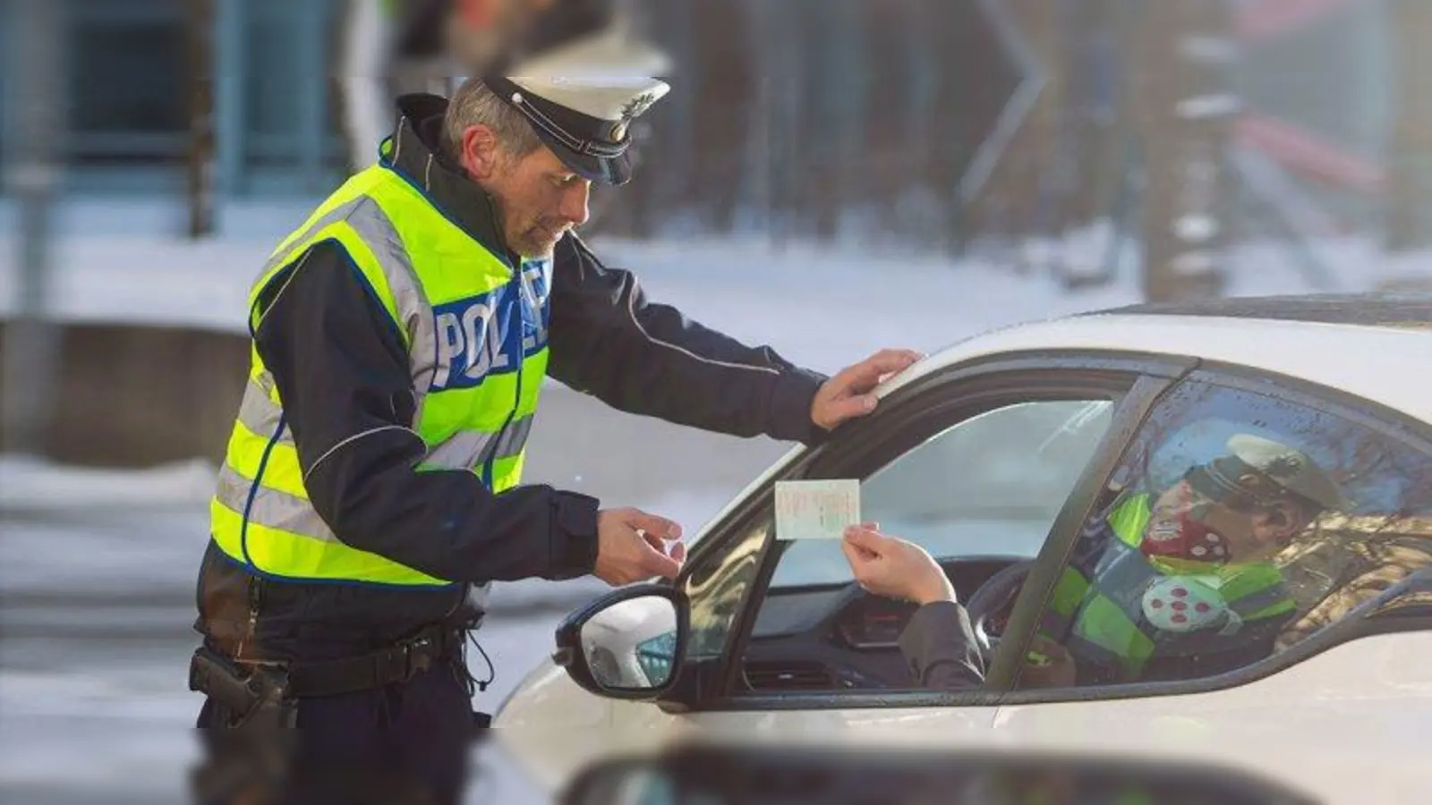 Während der Fahrt muss der Führerschein immer mitgeführt werden. (Foto: ampnet)