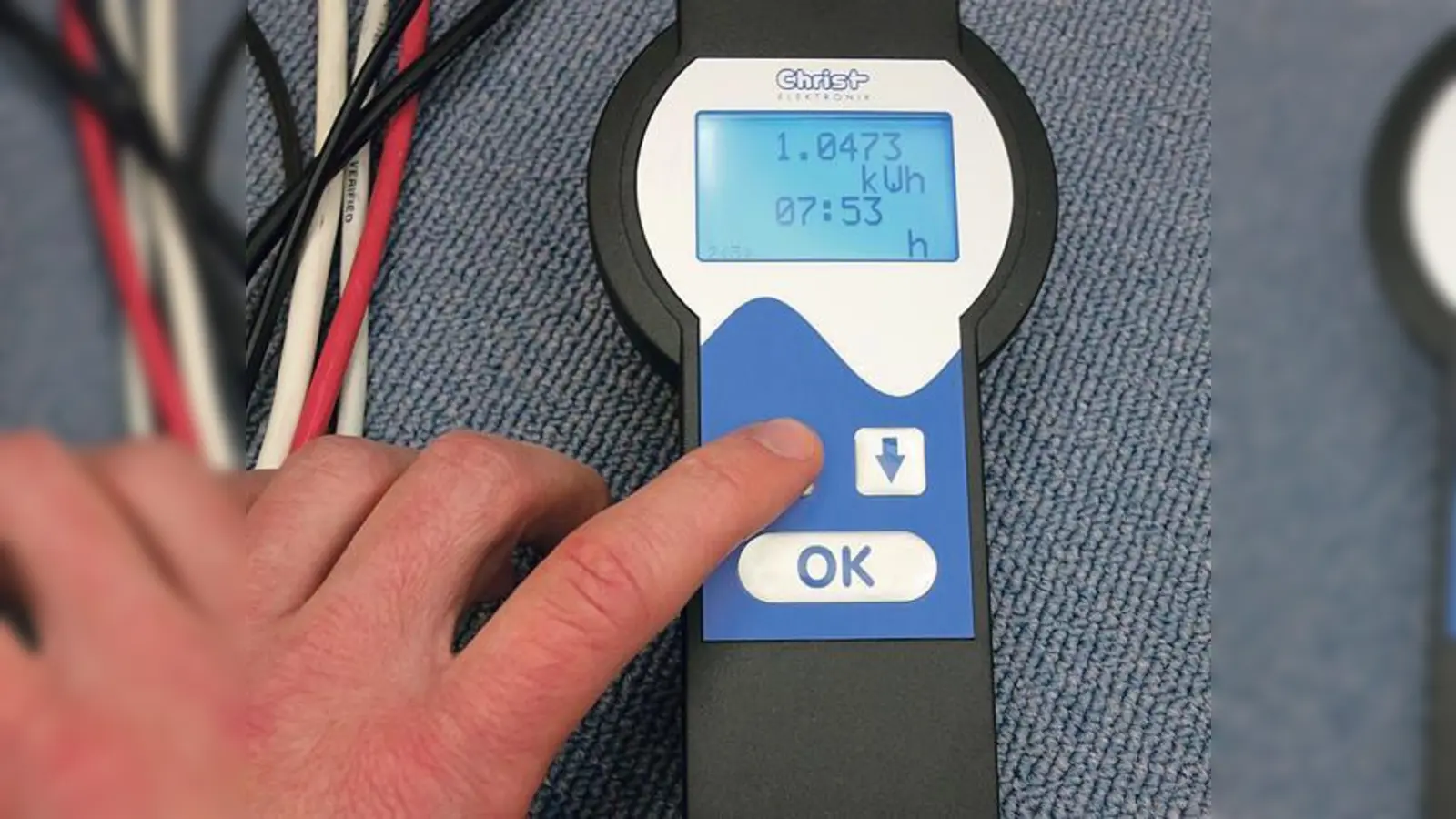 Mit einem Stromspar-Check kann man jährlich um durchschnittlich 156 Euro sparen. Messgeräte zeigen die Schwachstellen und die Einsparpotenziale im Stromverbrauch.	 (Foto: Caritas)