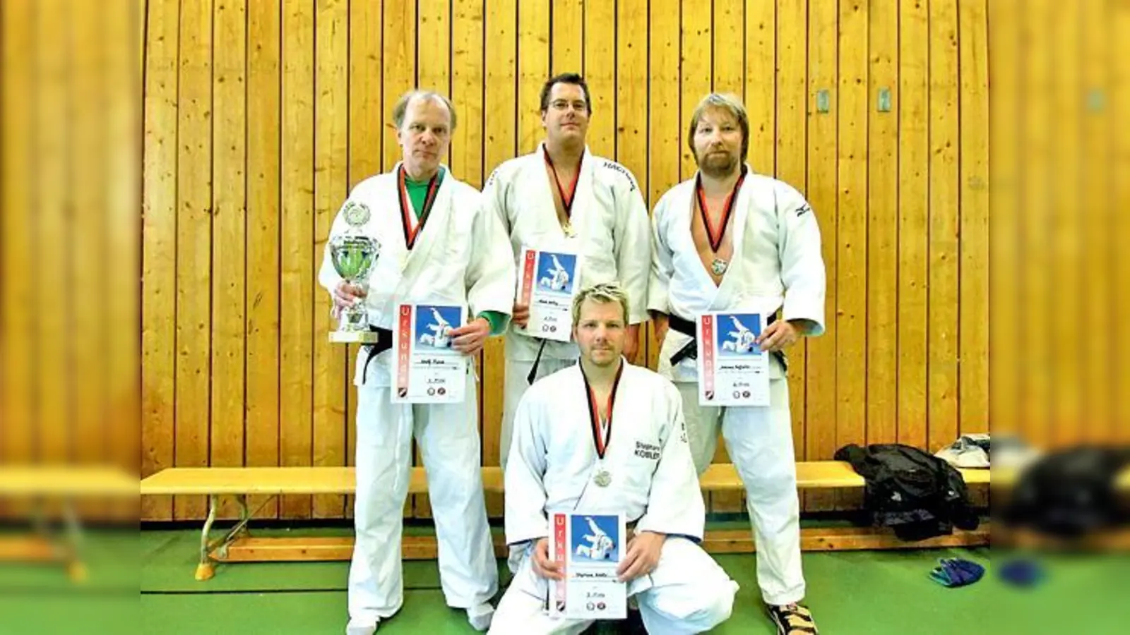 Adolf Piprek, Klaus Aehlig, Andreas Hofreiter und vorne Stephane Kobler holen Medaillen. 	 (Foto: VN)