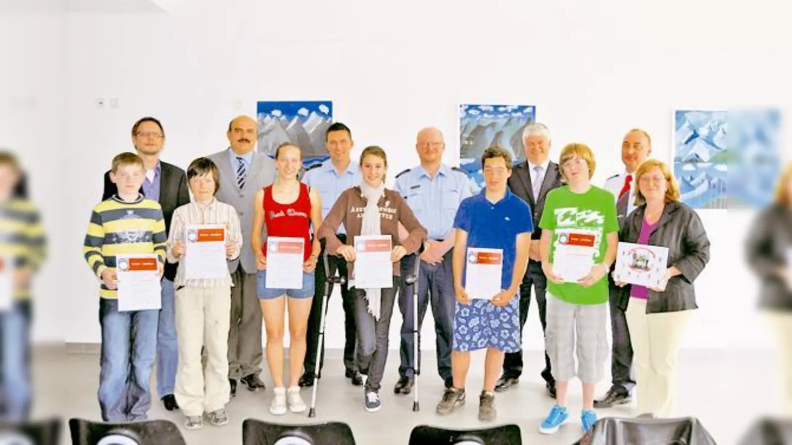 Die Bundespolizei hat mit sechs neuen DB-Schulbegleitern weitere Verstärkung bei ihrem Bemühen um Ordnung und Frieden bekommen.	 (Foto: Föll)