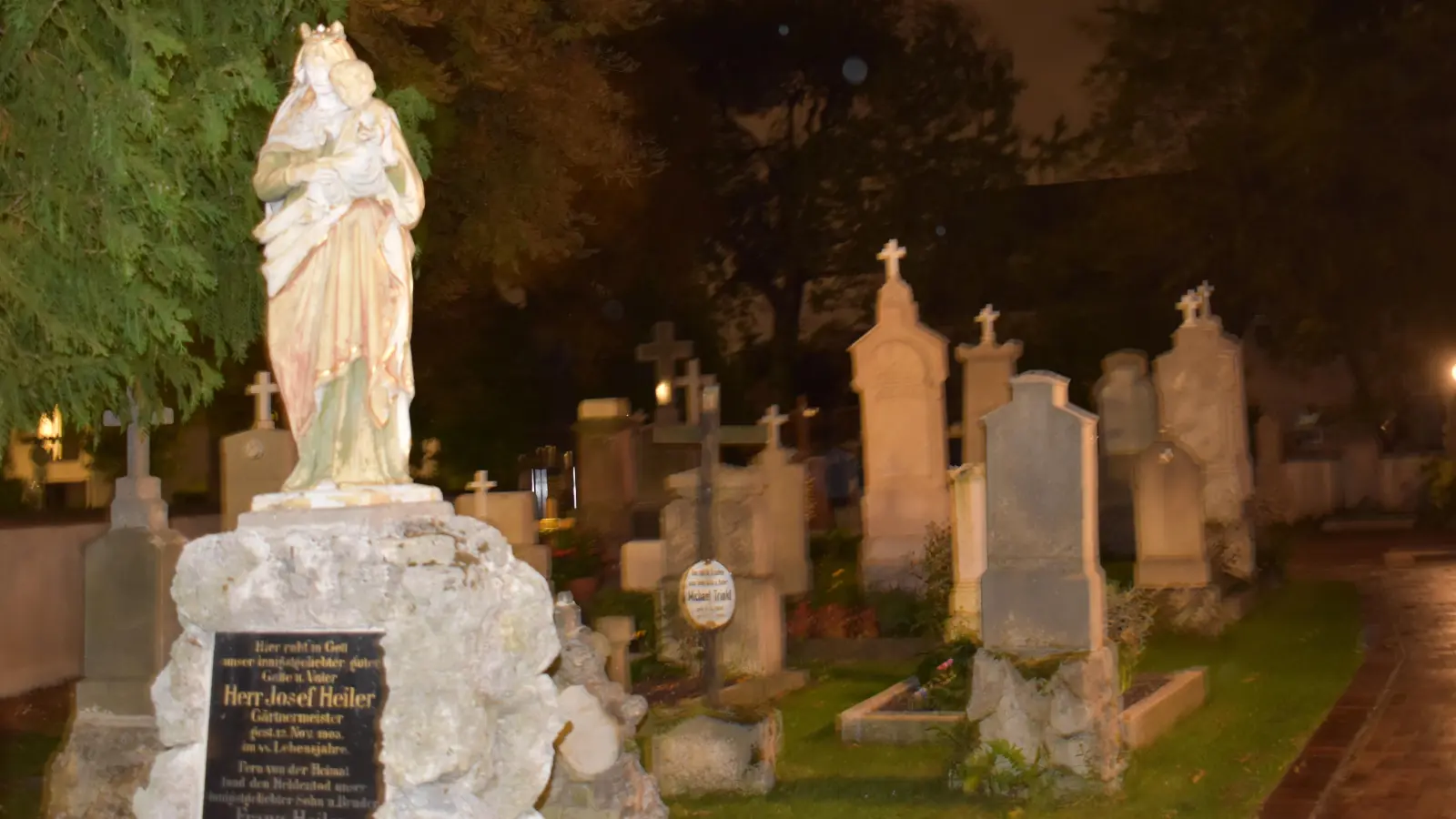 Auch aufgrund der allgemein gestiegenen Kosten müssen die Friedhofsgebühren angepasst werden.  (Foto: D. Mielcarek)