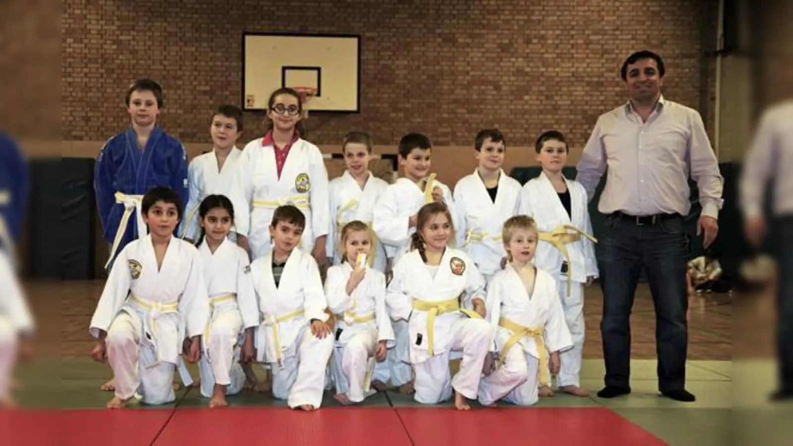 Vom weiß-gelben bis zum orangenen Gürtel ging es bei den Judokas der Sportfreunde Harteck. 	 (F.: Verein)