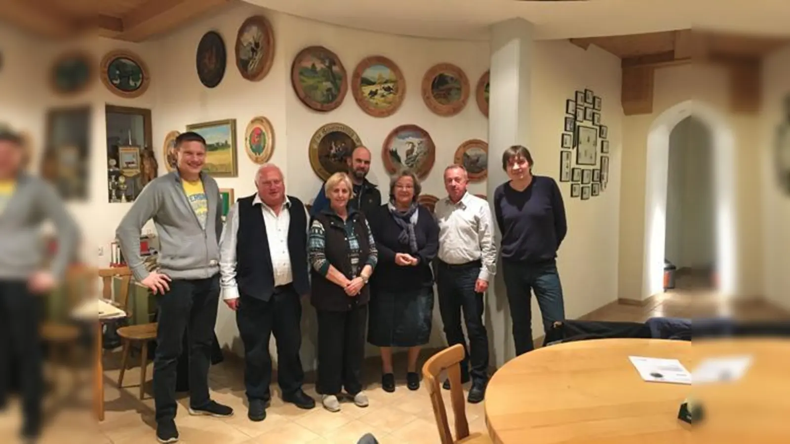 Die glücklichen Gewinner beim diesjährigen Probeschießen in Kirchseeon-Dorf.  (Foto: VA)